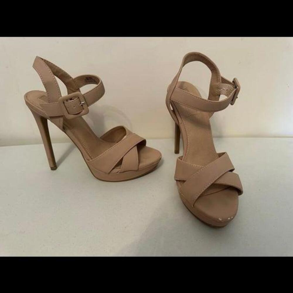 Forever21 Tan Heels: Stylish and Versatile Addition to Your Wardrobe - Picture 1 of 4